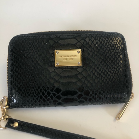 Michael Kors Embossed wallet - Picture 1 of 6